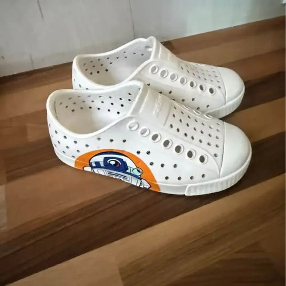 Star Wars white natives size 8